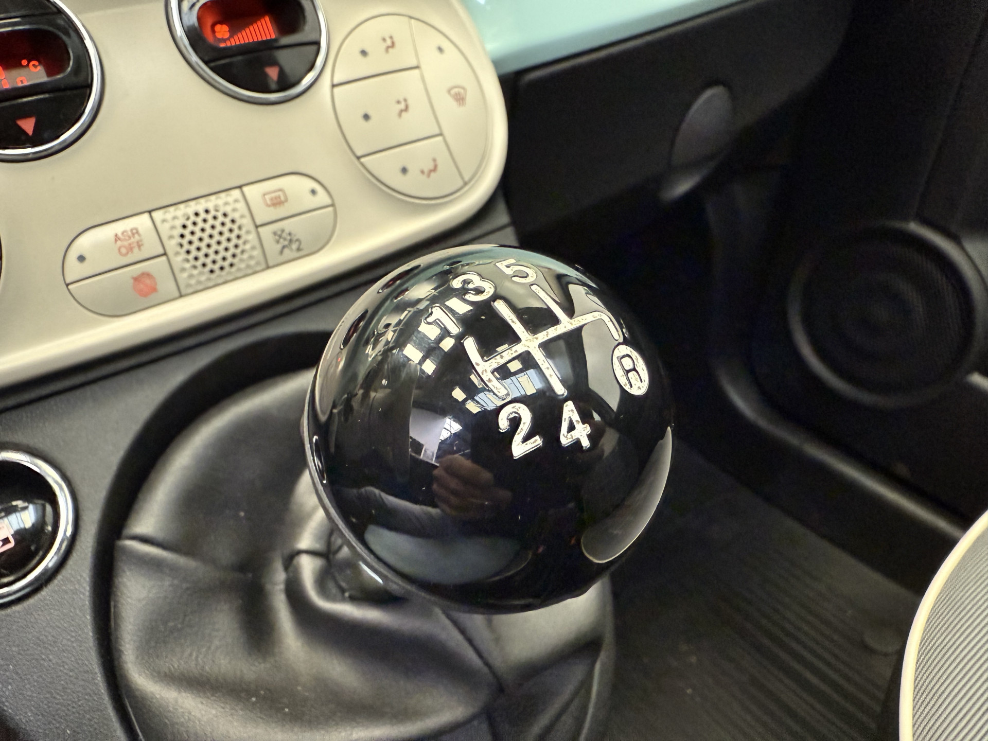47918818-24.jpg