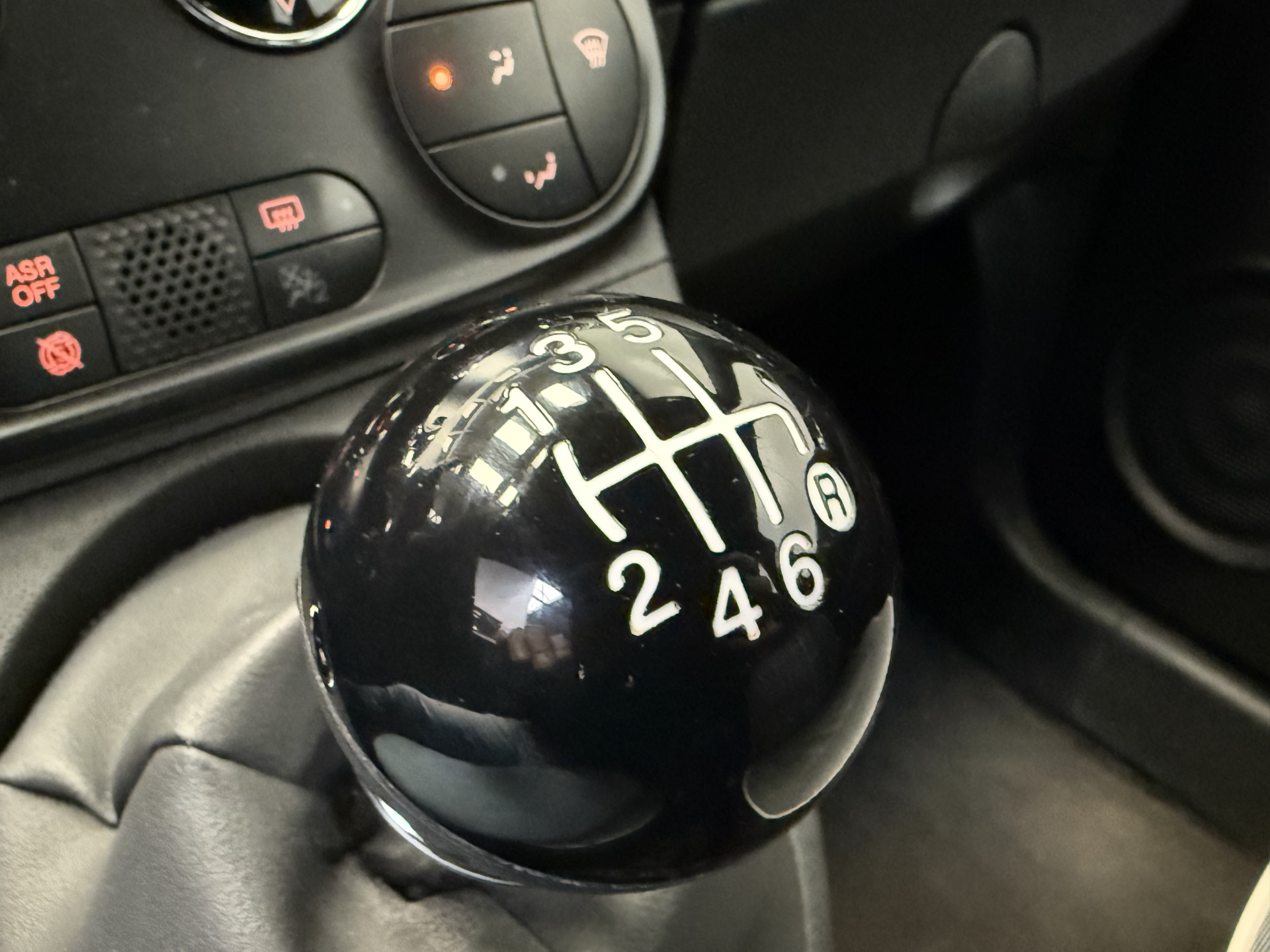 47943649-23.jpg