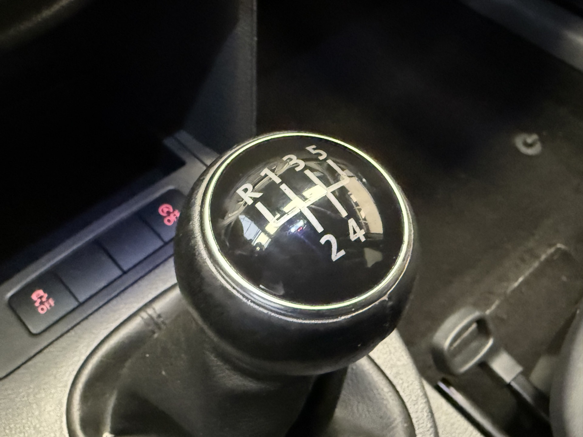 48328083-29.jpg